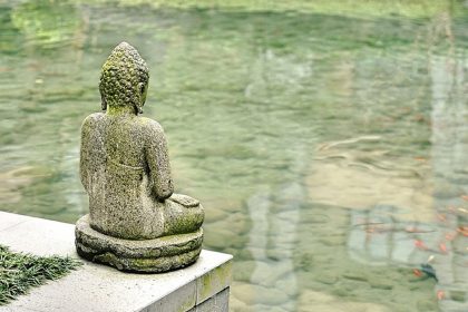 Buddha Is Abused - A Zen Buddhist Spiritual Story by Anthony de Mello