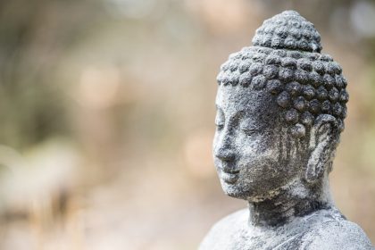 Buddha Threatened by Death - A Zen Buddhist Spiritual Story by Anthony de Mello